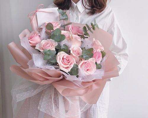 散束粉色玫瑰花怎么养护？保持花期长久的秘诀是什么？