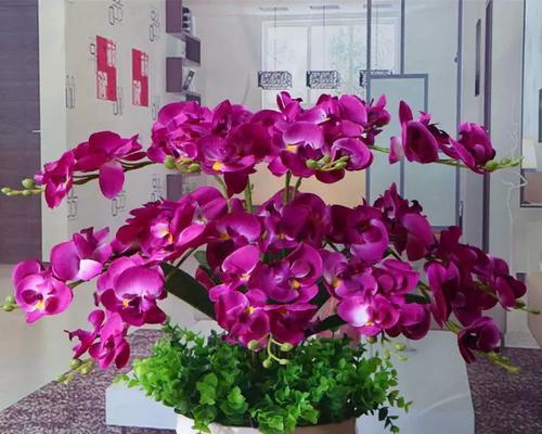 餐桌上摆放假花代表什么？假花装饰的深层含义是什么？