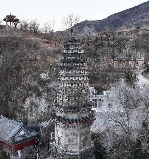 花塔的寓意和象征是什么？花塔在不同文化中的意义有哪些？