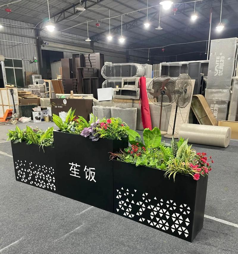 阳台花箱定制通常使用哪些材料？