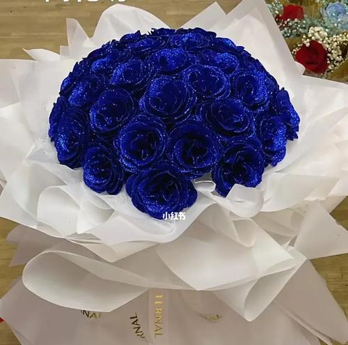 六朵蓝色玫瑰花蛋糕的寓意是什么？蓝色玫瑰蛋糕象征着什么？