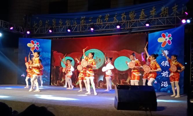 大门前摆放七色花有何象征意义？