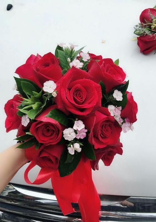 金色胸花手捧花代表什么？
