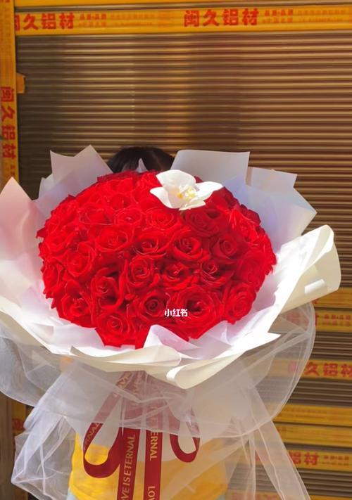 两朵红色玫瑰代表什么？红色玫瑰花束的寓意是什么？