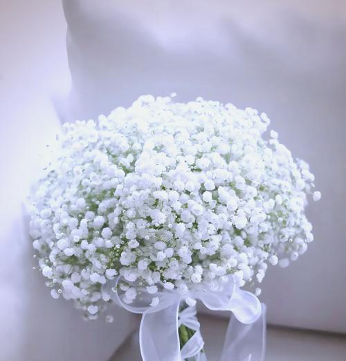 多头百合手捧花代表什么？它们的寓意有哪些？