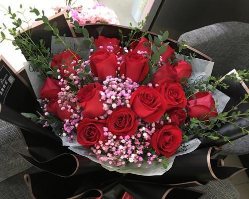 玫瑰花的寓意与象征——19朵花的美丽神秘（探寻玫瑰花的深意）